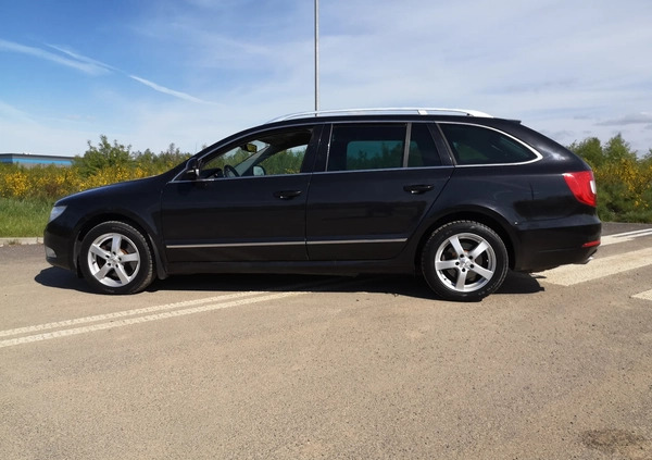 Skoda Superb cena 32400 przebieg: 274344, rok produkcji 2010 z Słupsk małe 667